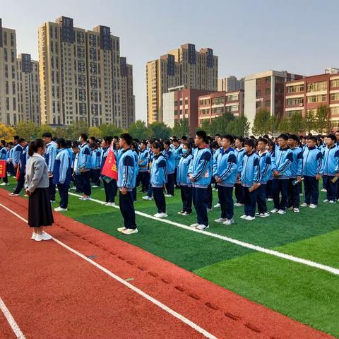 学规范 正行为 养习惯——滕南中学八年级行为规范养成主题升旗仪式