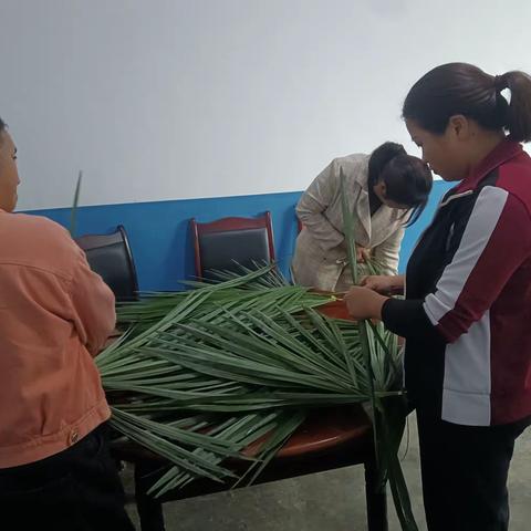 浓浓粽子香，群新村童伴之家端午节活动