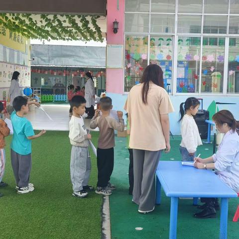 “健康呵护、快乐成长”李庙幼儿园体检活动