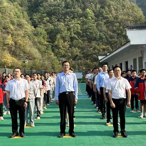 同庆华诞，共铸辉煌 ——赵湾乡中心学校升旗仪式纪实