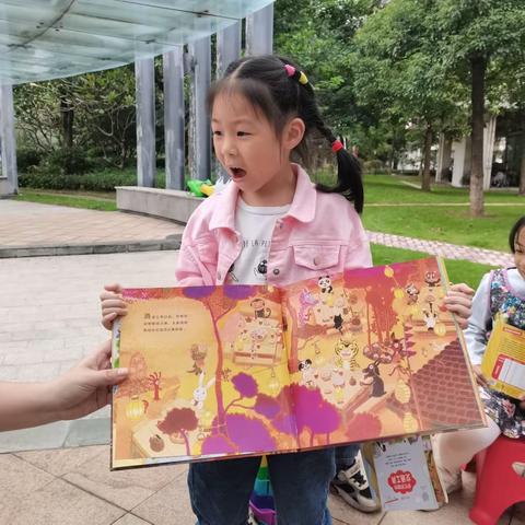 童心敬老，情暖重阳 --天峯一区读书会活动 时间：周六上午10点 地点：山海湾 人员：刘桐霏 李梓诗 王若汐 邝玥佟 肖芷苿 姚依涵  梁健泠 刘米墨 徐梓圣