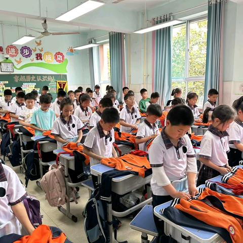 自理小达人——闻韶小学二年级五班劳动技能大赛活动