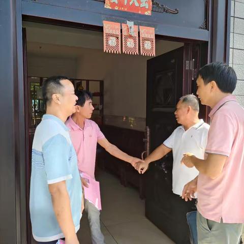 雅德村驻村工作队日常入户走访农户