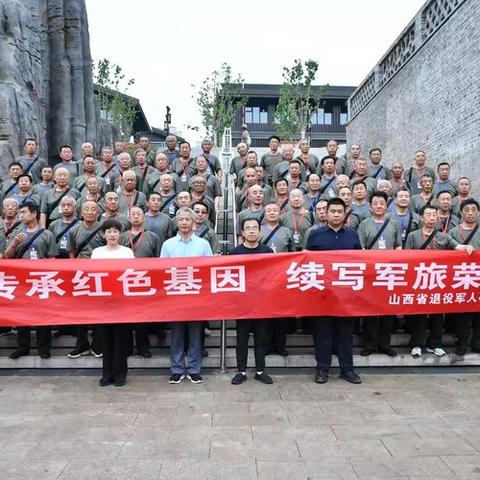 城外青山城内湖荷花万朵柳千株