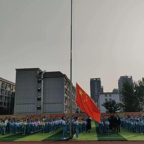 “节约粮食 远离浪费 从我做起”——东昌府区明达街小学升旗仪式