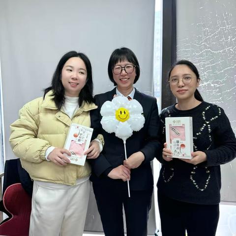 愿你芳华自在，愿你笑靥如花