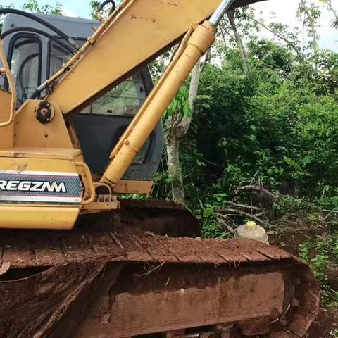 竹包水库应急补水修复项目施工遇阻 村民坐拦挖掘机 多方协调后达成暂缓协议