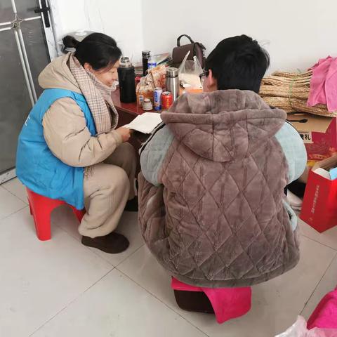 寒潮裹冬意 社工暖童心