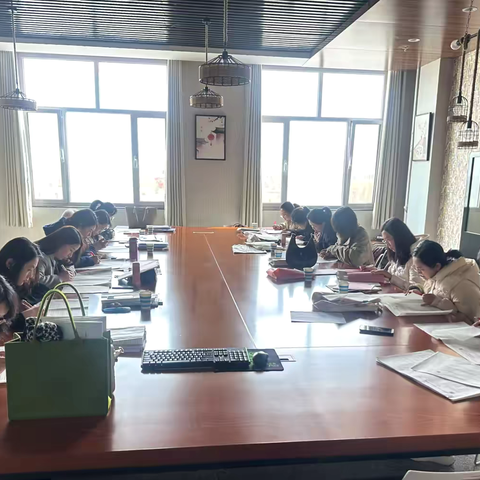 精心打磨，助力高考——高三英语组教研组会