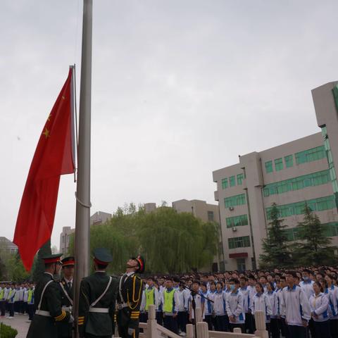 习惯决定品质，规范影响人生