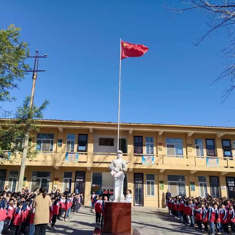 关爱生命  远离火灾——开封市祥符区仇楼中心小学主题升旗仪式