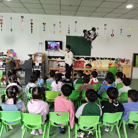 金苹果幼儿园11，9消防日主题活动