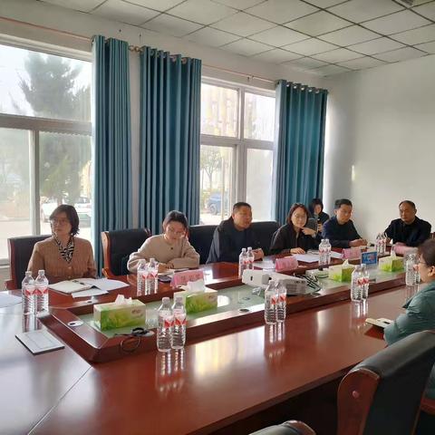 市统计局总统计师樊立彬、河南地方调查队濮阳分队副队长赵婧等一行5人到经开区惠成电子开展民营企业调研座谈会