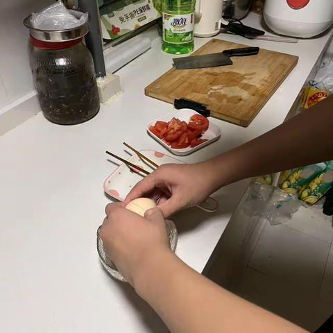 我炒出了一盘会发光的菜