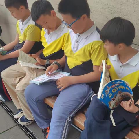 《书香满溢，共赴阅读盛宴》—好书分享会博才阳光实验小学2103班火焰队