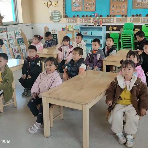 坨里镇中心幼儿园中班宝贝们第七周的快乐生活