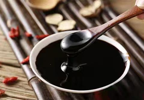 女性中医秋季养生：润燥调气血，膏方护安康