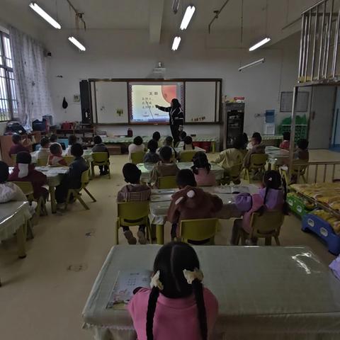 海界祖训幼儿园中二班第八周幼儿活动成长日记