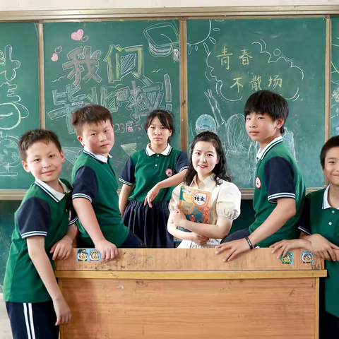 三尺讲台守初心 春风化雨育桃李