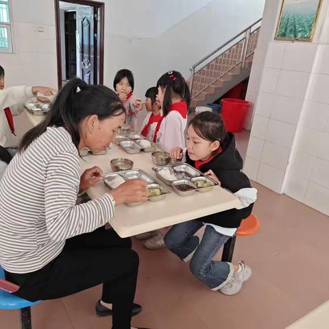 沙芜中心小学“我是校园食品安全守护人”沉浸式体验活动