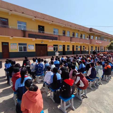 永记英烈精神，传承红色基因 ——云峰小学“行走的思政课”演讲比赛圆满举行