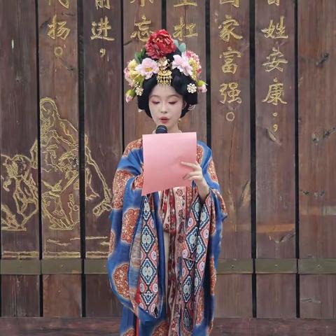 “千年长安坊市 爱心义卖筑梦”  ——西安市育才中学2025年“小葵花”爱心义卖活动圆满举行