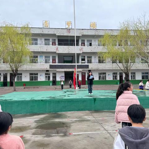 商酒务镇实验小学第五周升旗仪式