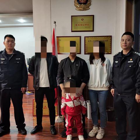 女童不慎走失 潼关公安巡特警暖心救助