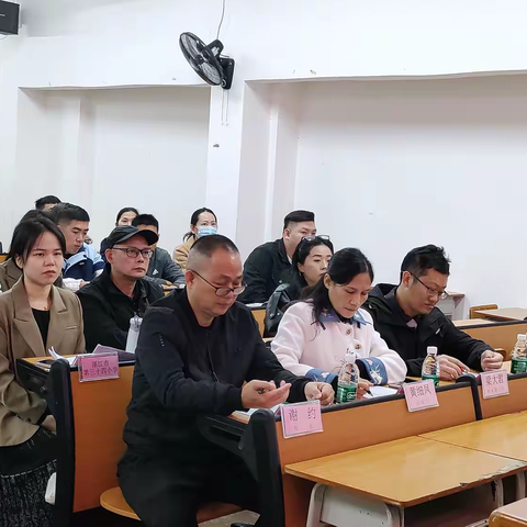 霞山区中小学教研共同体“艺术新课标 、美育新征程”第四组小学美术学科教师教学说课教研活动