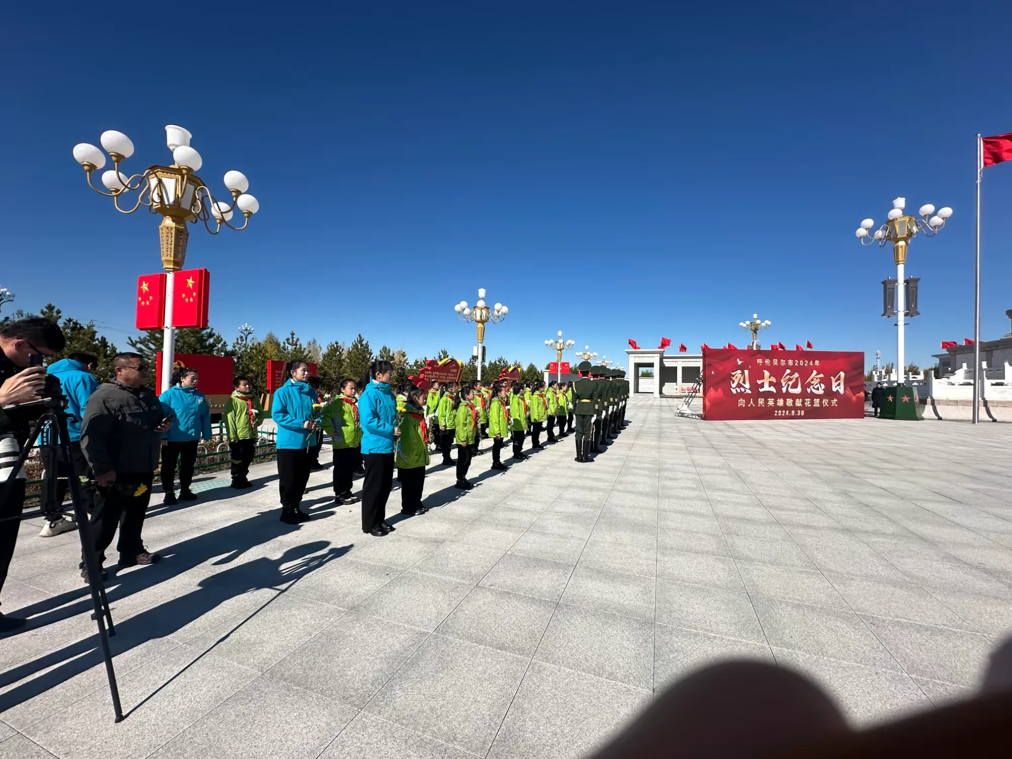 简篇-缅怀先烈迎国庆,红色传承守初心
——桃李学校烈士纪念日爱国主义教育系列活动(三)