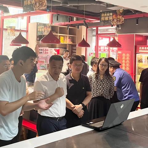 市城管委主任李伟率队调研青羊区餐饮油烟扰民问题整治工作