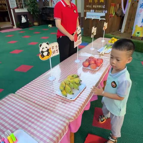 海口市龙华区百草园幼儿园（市一级）中二班快乐成长，开学第一个月照片足迹