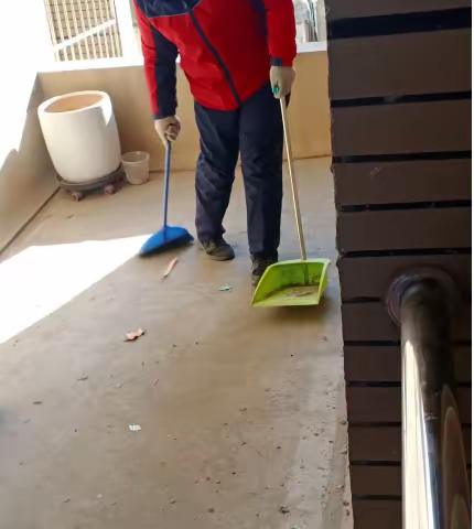 爱国卫生大扫除 干净整洁迎新春