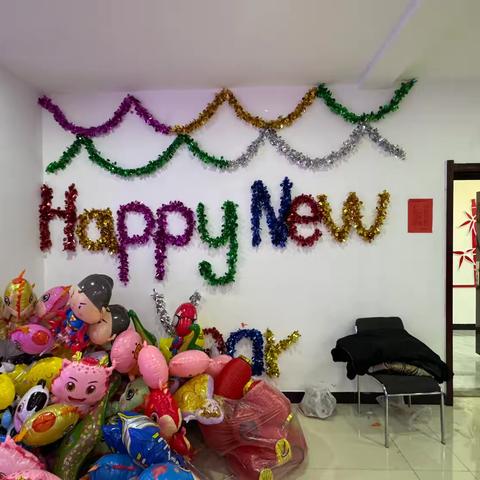 平鲁区图书馆携春生幼儿园开展“书香滋润童年心，欢歌起舞迎新年”联欢会