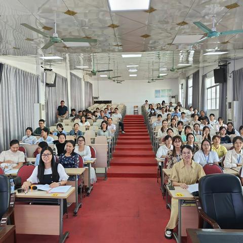 课堂展风采，教研促成长——记南宁市西乡塘区生物学科十月主题教研活动