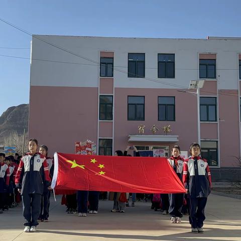 “梨花送春意，运动展风采”-官场中心小学春季趣味运动会