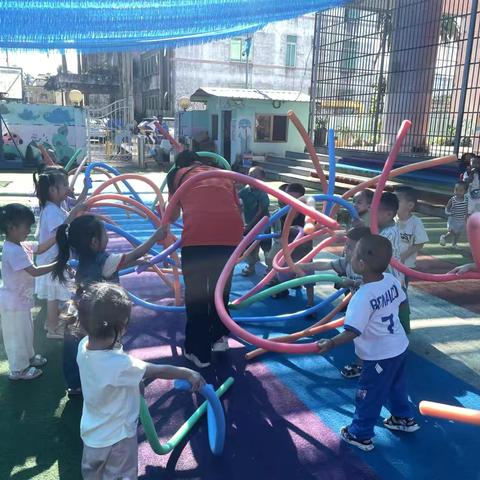 开学一月：幼儿园里的成长与欢笑