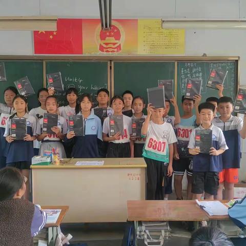 青春飞扬  精彩绽放——六年级三班秋季运动会