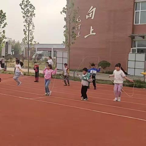 崔家庄小学三年级一班