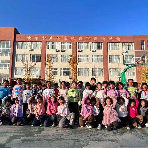 乘风破浪，勇往直前，一场细水长流的陪伴———五图街道邓家庄小学二年级（1）班班级风采