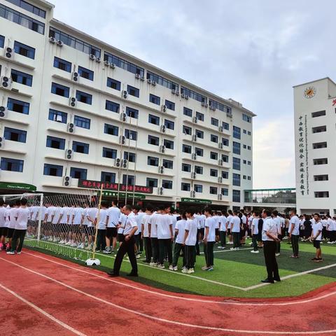 三尺讲台铸梦想，教书育人有担当——琼台师范学院外国语学院第三周实习总结