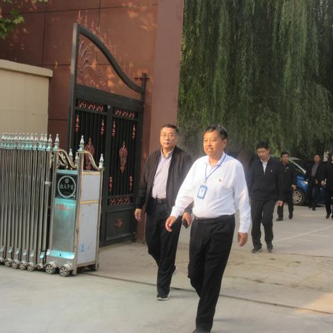 北营中学迎评现场会
