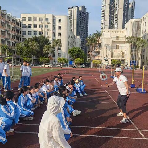 柔力球初体验：高二学子在 “弧形引化” 中邂逅传统与现代之美