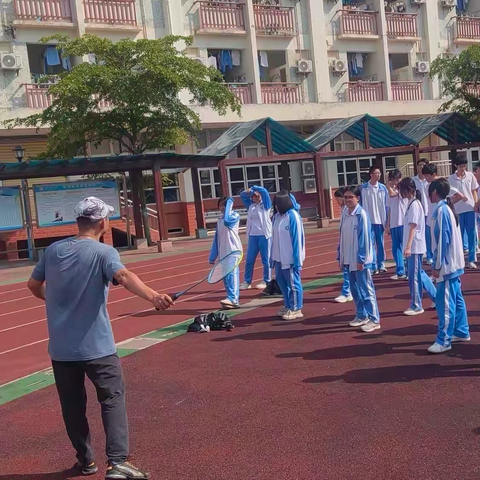 羽毛球正手挑球课：高三学子的球场 “攻防转换” 修炼记