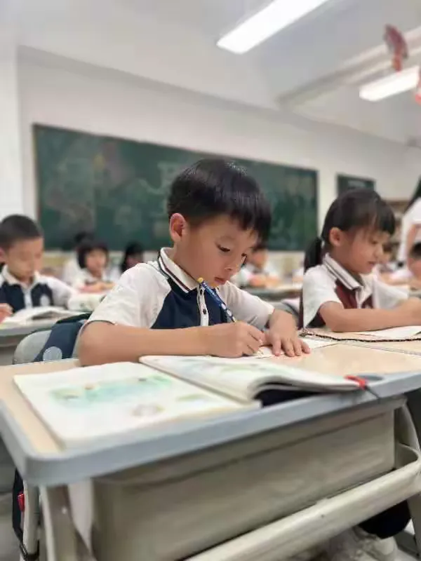 简篇-拼音的趣味性探究型教学---潮州市联正实验学校小学部语文组公开课纪实
