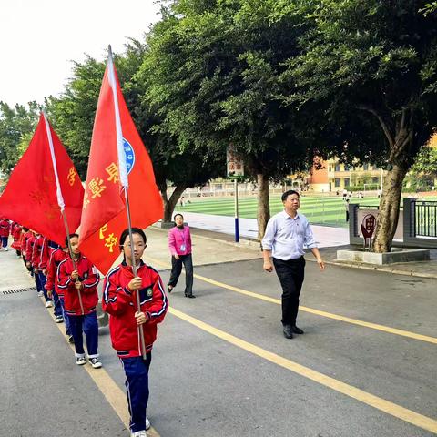 红领巾爱劳动  志愿服务我先行