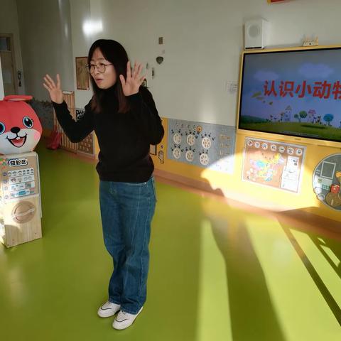 乌拉特第一幼儿园家长进课堂活动——小一班