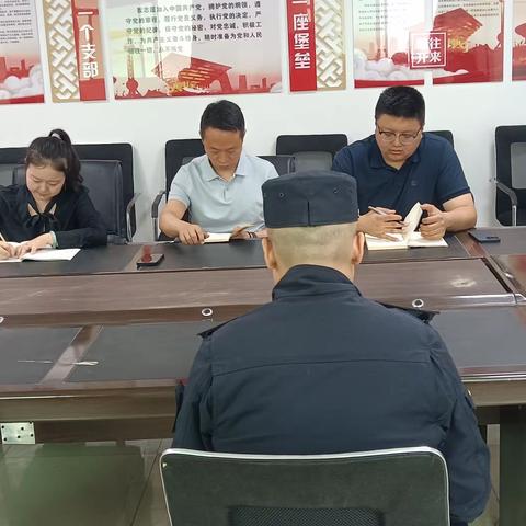 青年路执法中队集中学习《国务院提升行政执法质量三年行动计划》政策文件