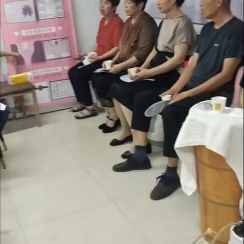 立秋之迹，健康相伴——港沟街道天齐奥东花园日间照料中心开展健康理疗讲座