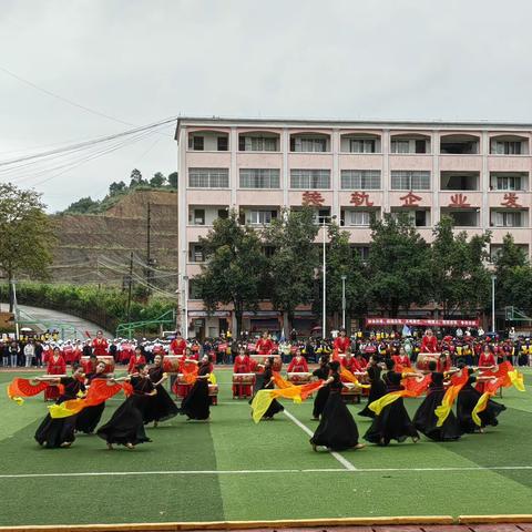 苍梧中专第九届学生运动会开幕式圆满成功